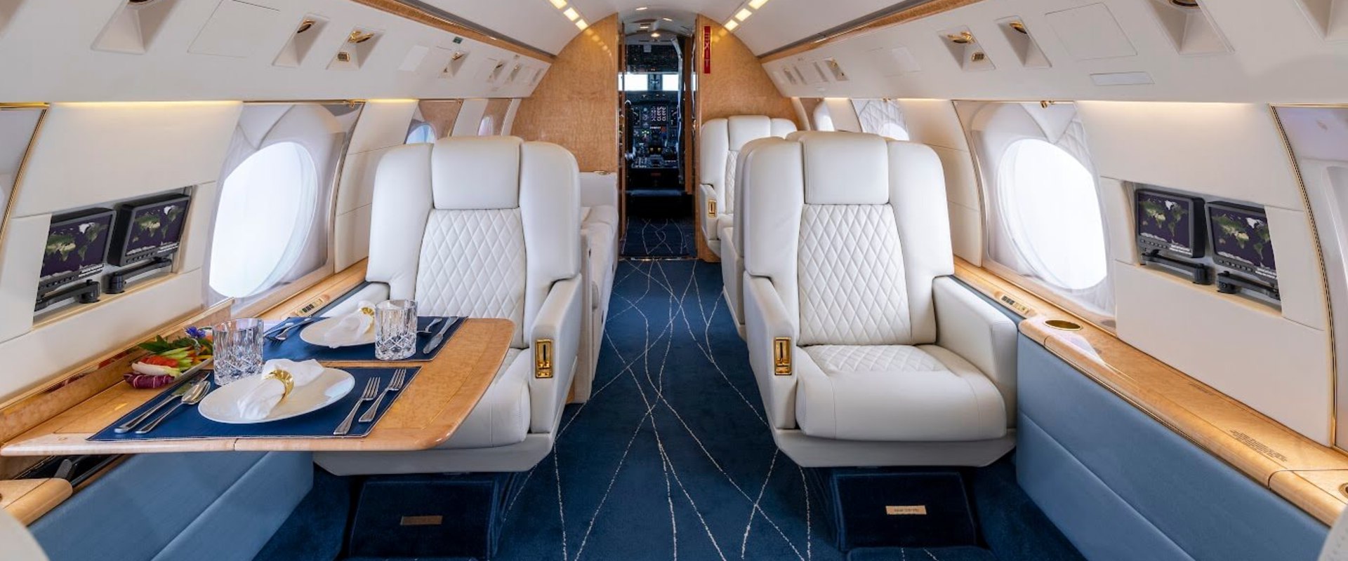 A Look at the Luxurious Gulfstream GIV-SP Private Jet